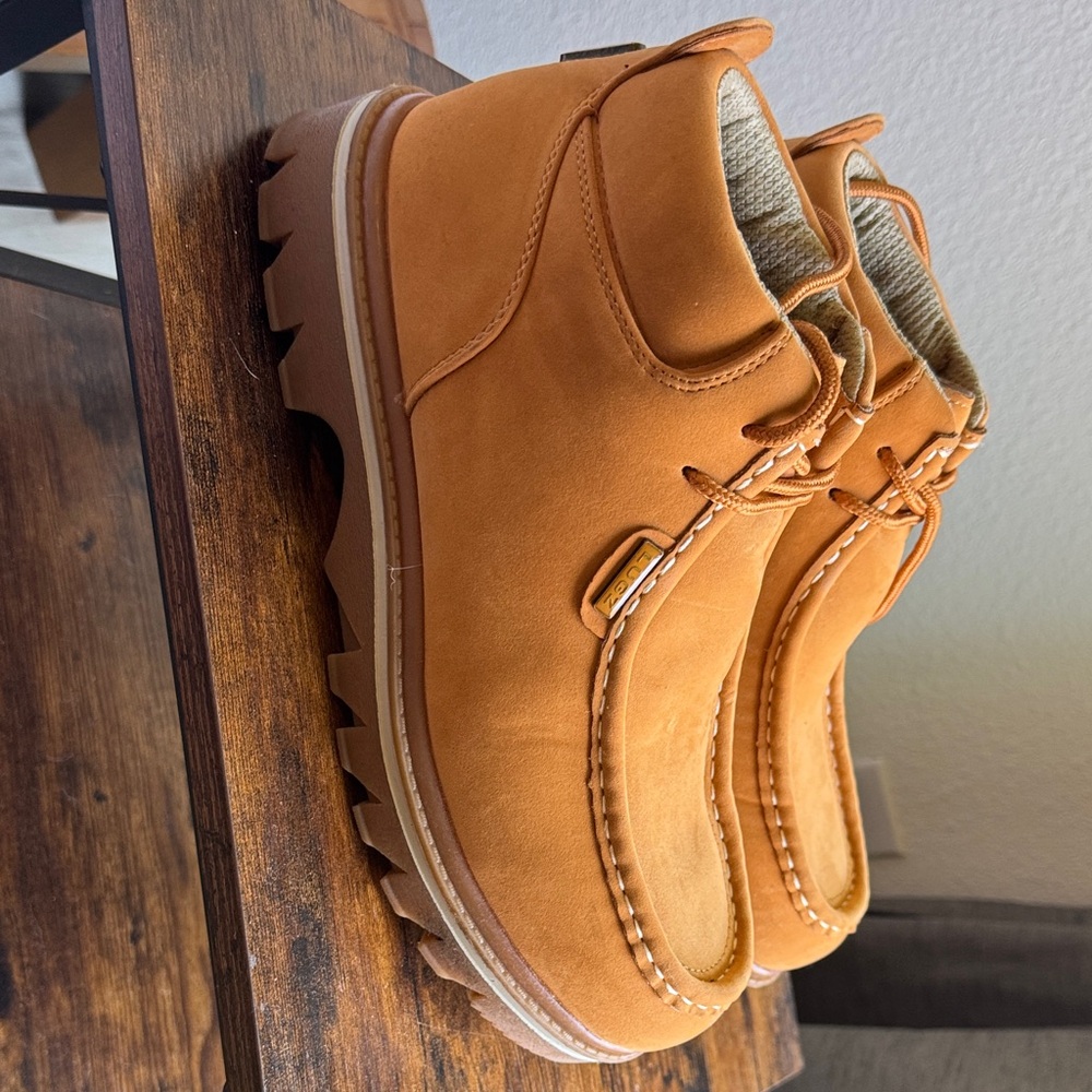 Men's Lugz size 9.5 US Boots